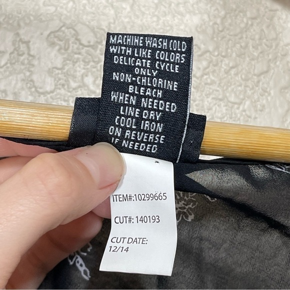 Torrid Sheer Bird Print Button Front Tunic Top Size 2/2X Women - Picture 9 of 9